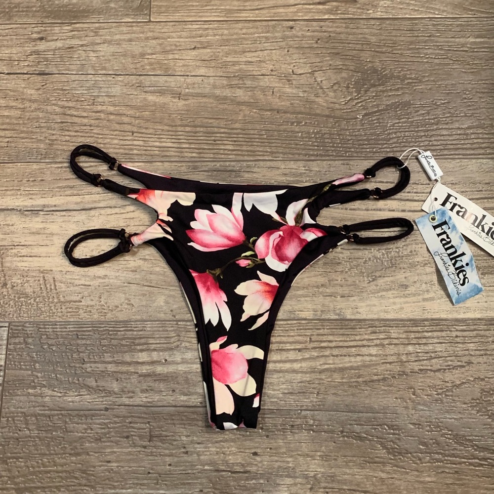 NWT✨ Frankie’s Lala Bottom